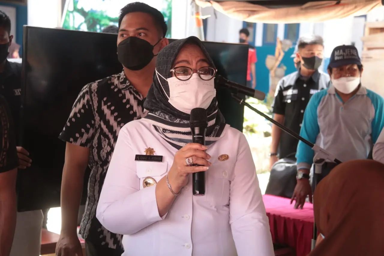 Wagub Sulbar Ikuti Arahan Presiden Terkait Vaksinasi Serentak dari SDN Rimuku